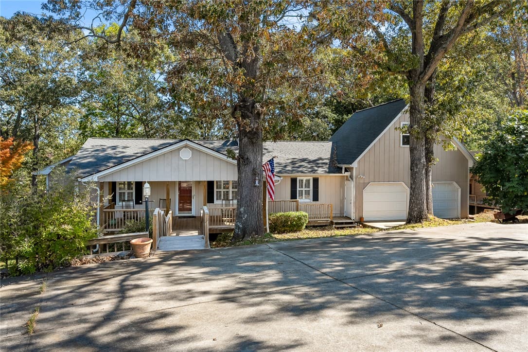Providence Poin, Anderson Community
