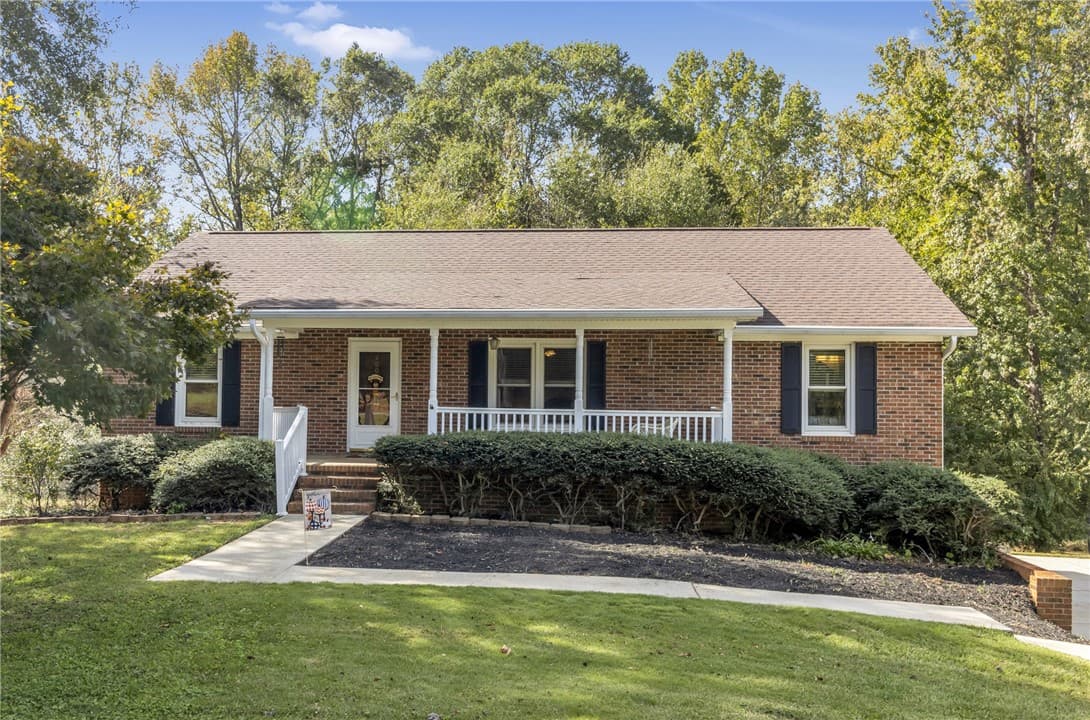 Property image 3 at 400 Quail Run Circle, Fountain Inn, SC 29644