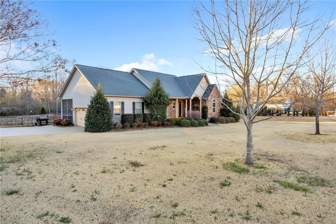 Property image 2 at 4 Forest Glenn Court, Pelzer, SC 29669