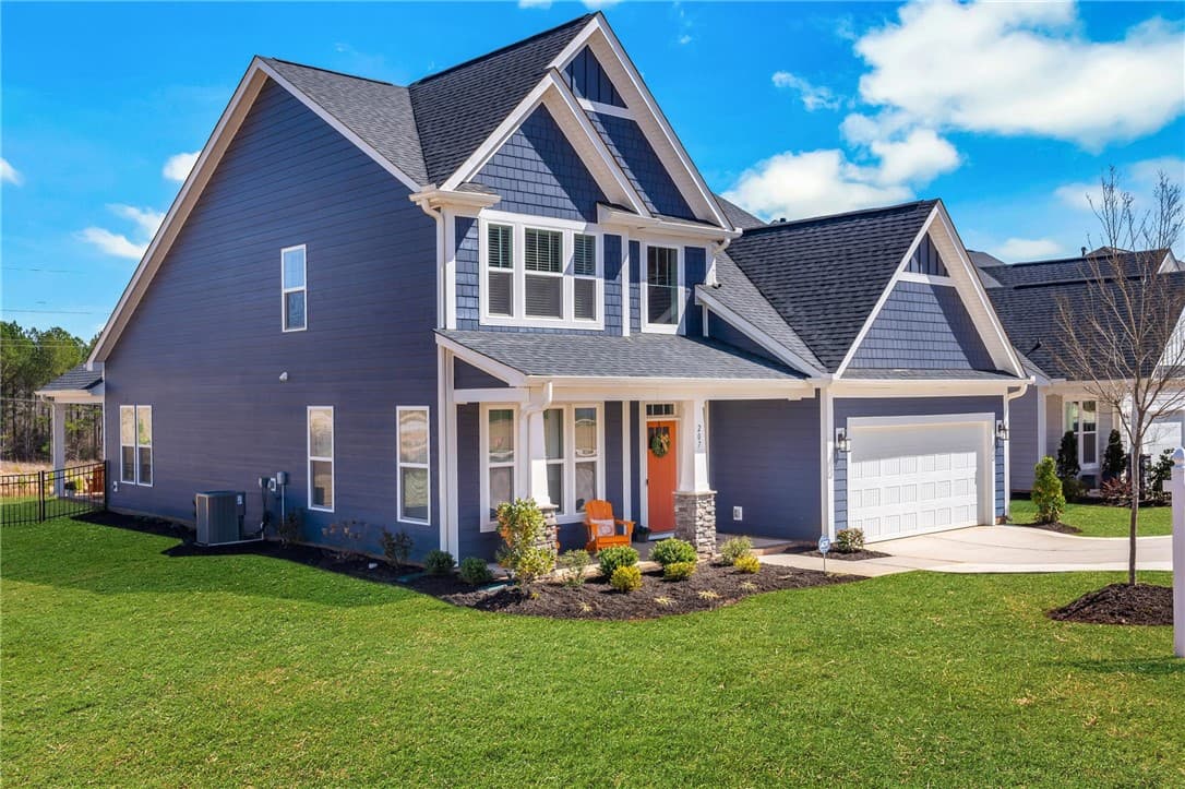 Property image 2 at 207 Founders Boulevard, Central, SC 29630