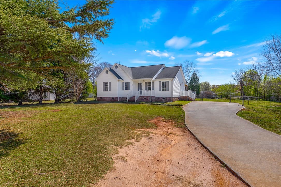 Property image 4 at 423 Martin Road, Starr, SC 29684
