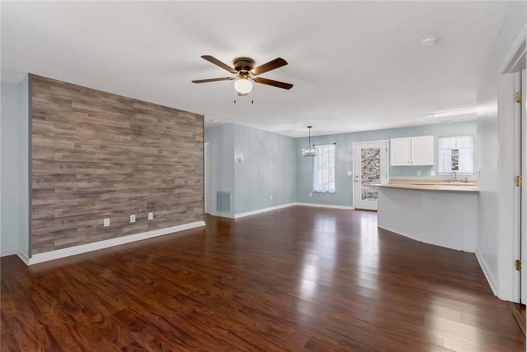 Property image 3 at 119 Cottonwood Drive, Seneca, SC 29678
