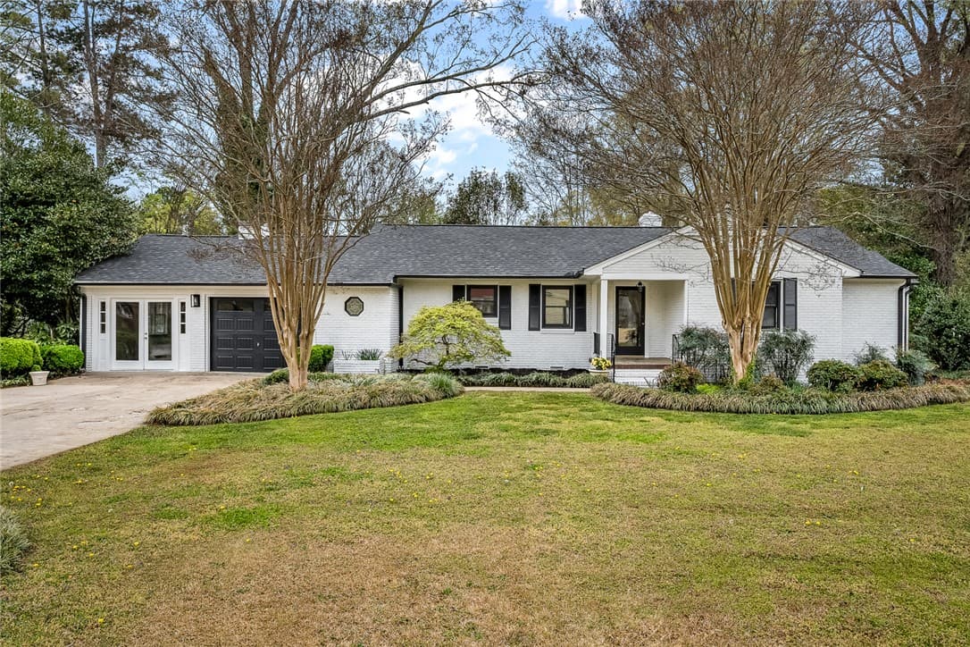 1112 Greenacres