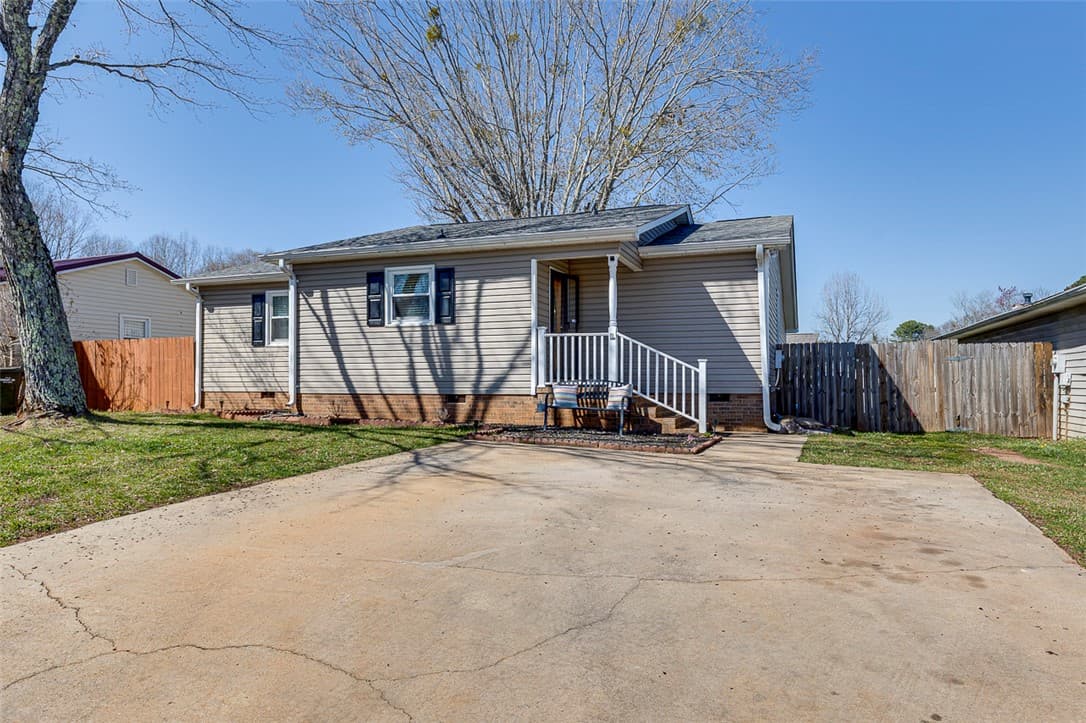 Property image 4 at 106 Terrace Road, Easley, SC 29642