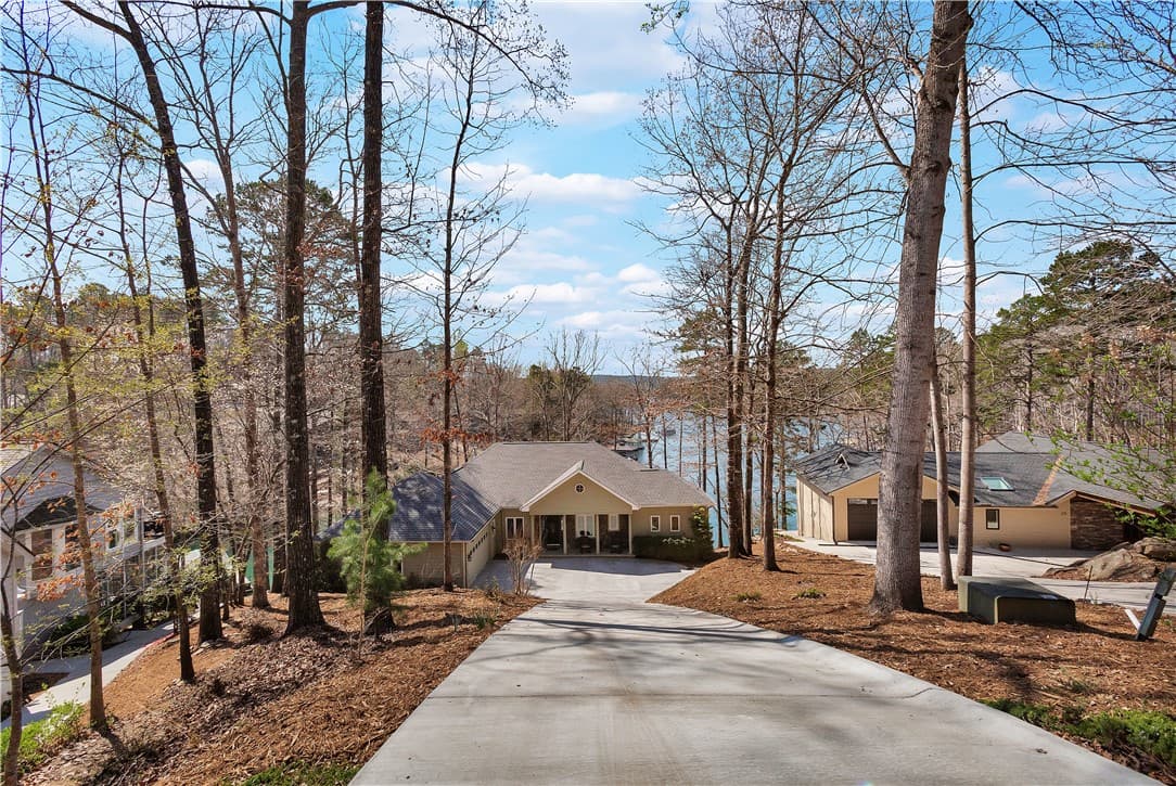 Keowee Key