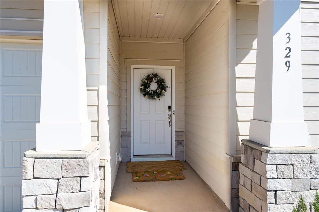 Property image 3 at 329 Roderick Lane, Greenville, SC 29605