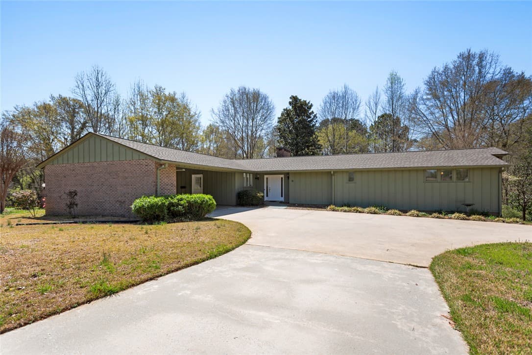 Cherokee Estate, Walhalla Community