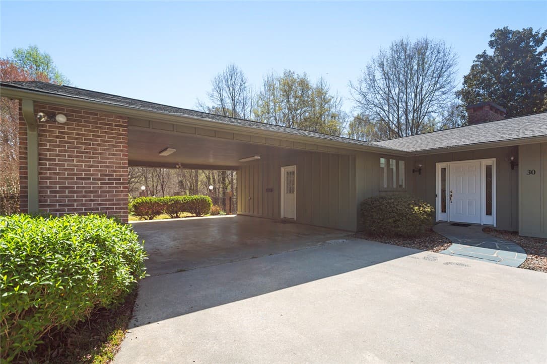 Property image 3 at 30 Joy Circle, Walhalla, SC 29691