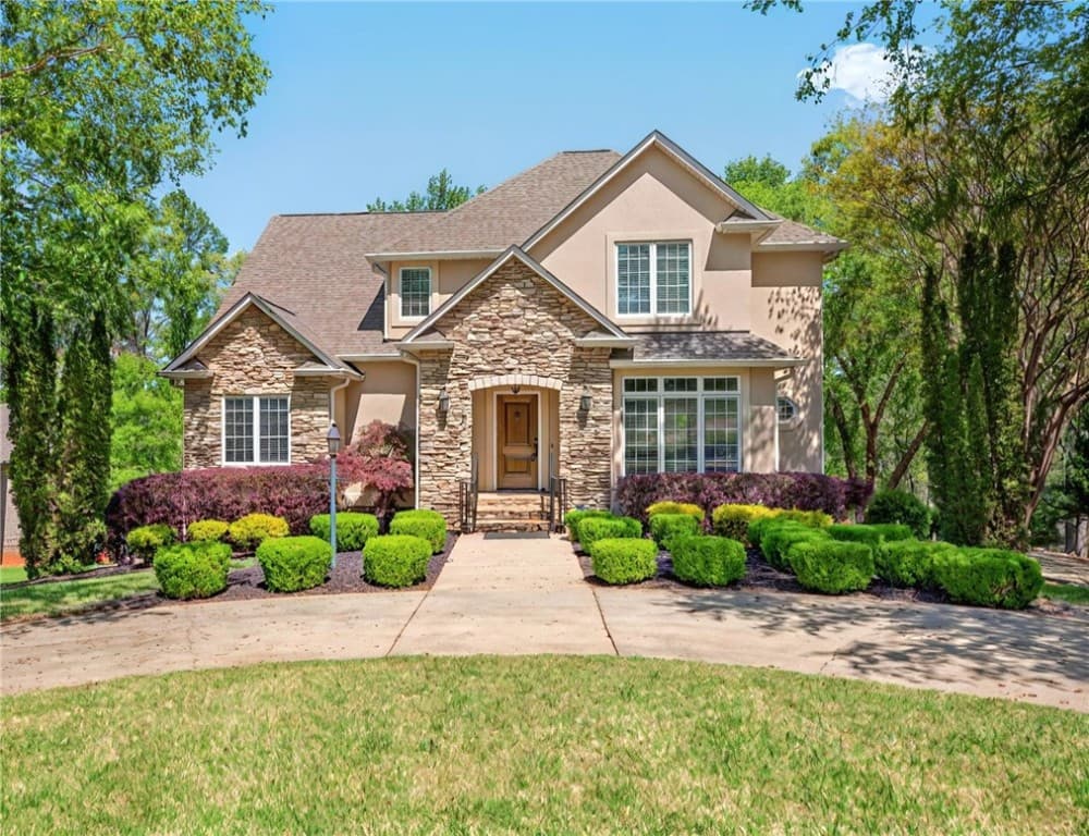 Teakwood Planta, Anderson Community