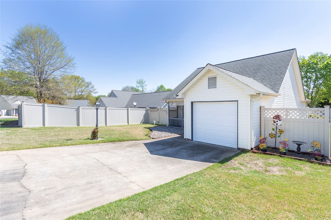 Property image 4 at 108 Brittania Circle, Anderson, SC 29621