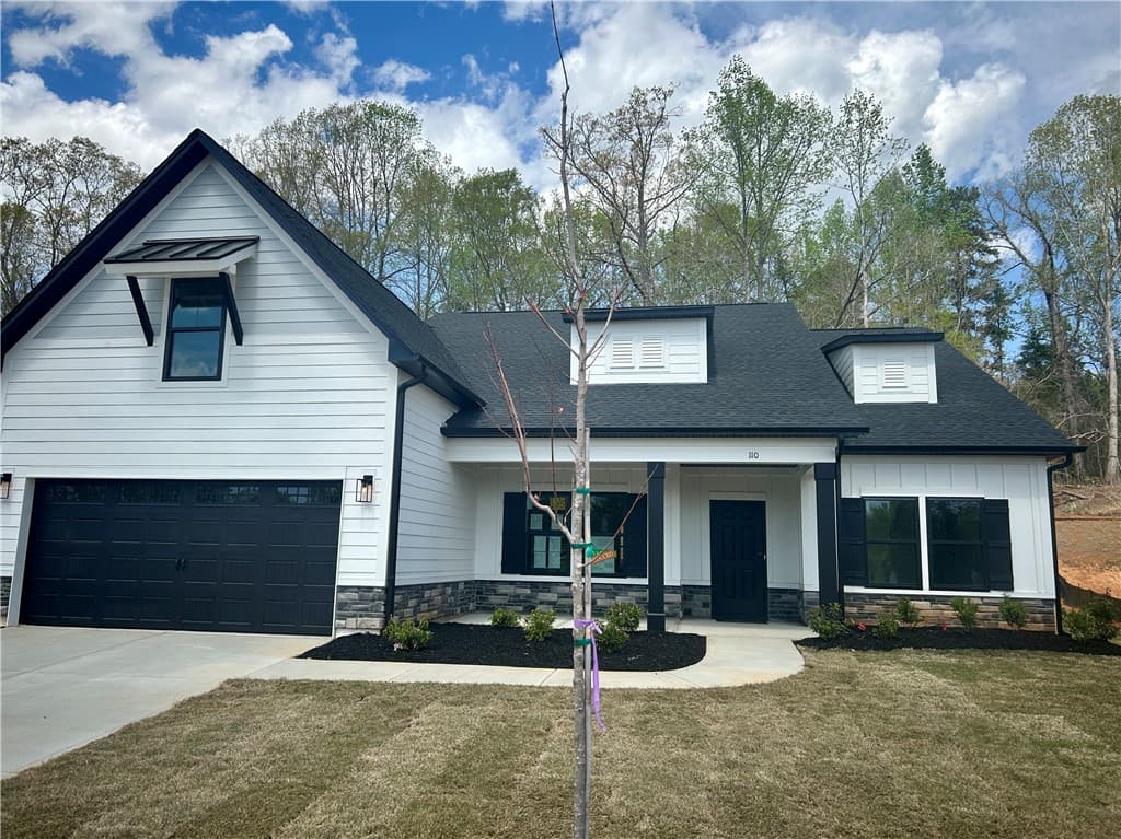 Edwards Ridge, Central Community