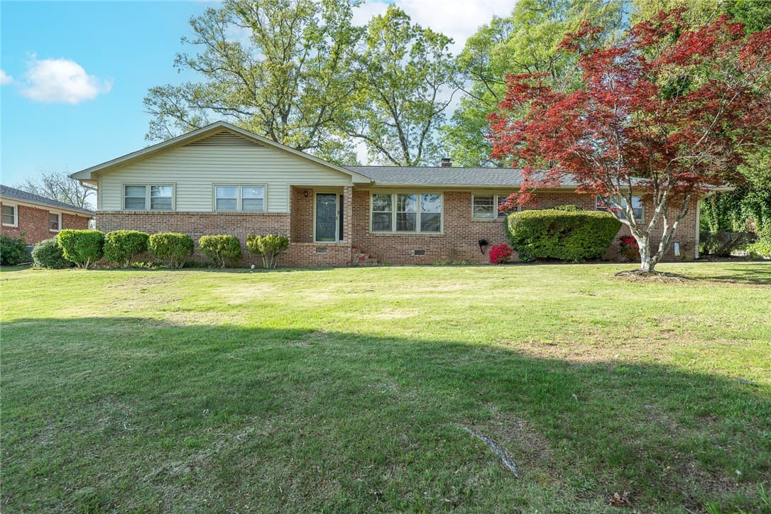 Property image 3 at 107 Lullwater Parkway, Anderson, SC 29626