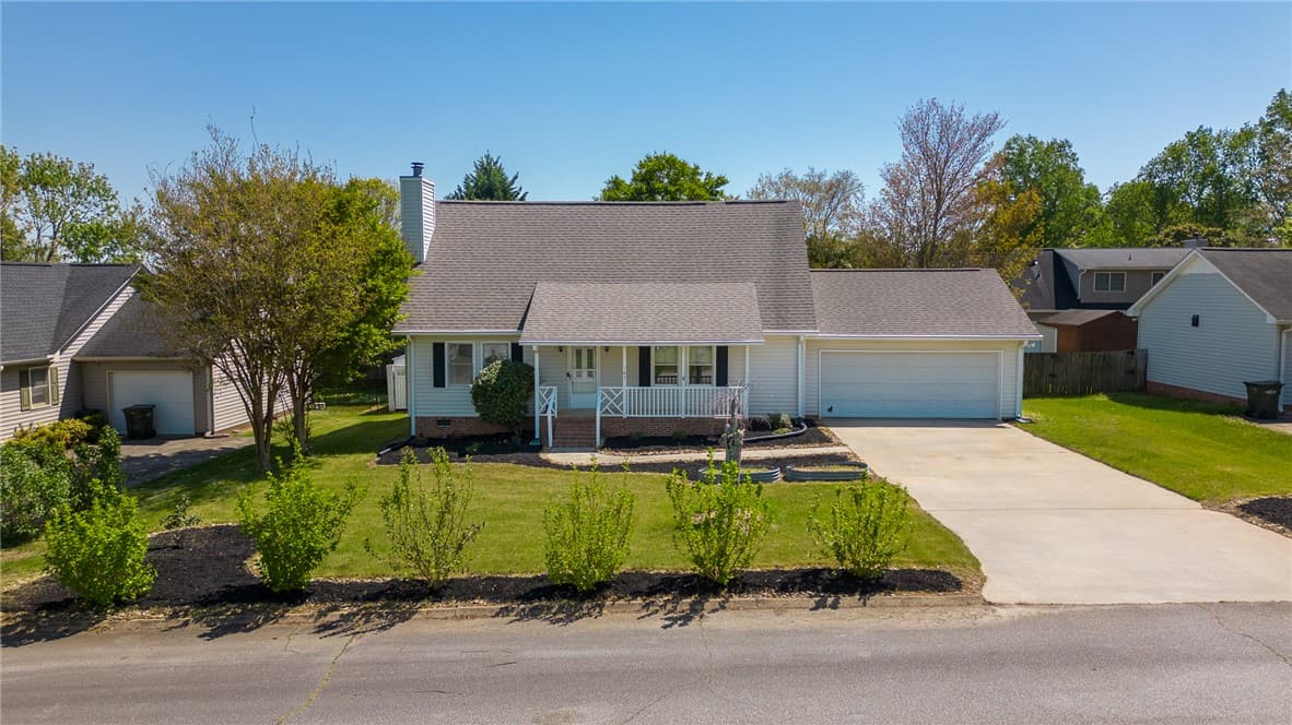 Ashbury Glen, Easley Community
