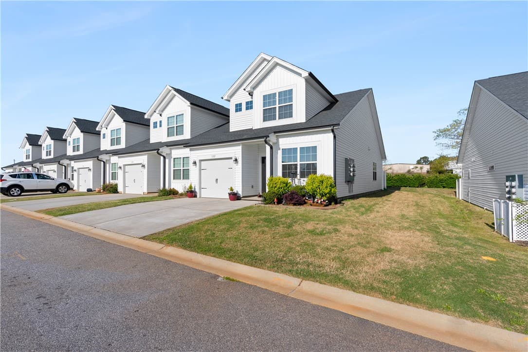 Property image 3 at 122 Aleppo Lane, Greer, SC 29651