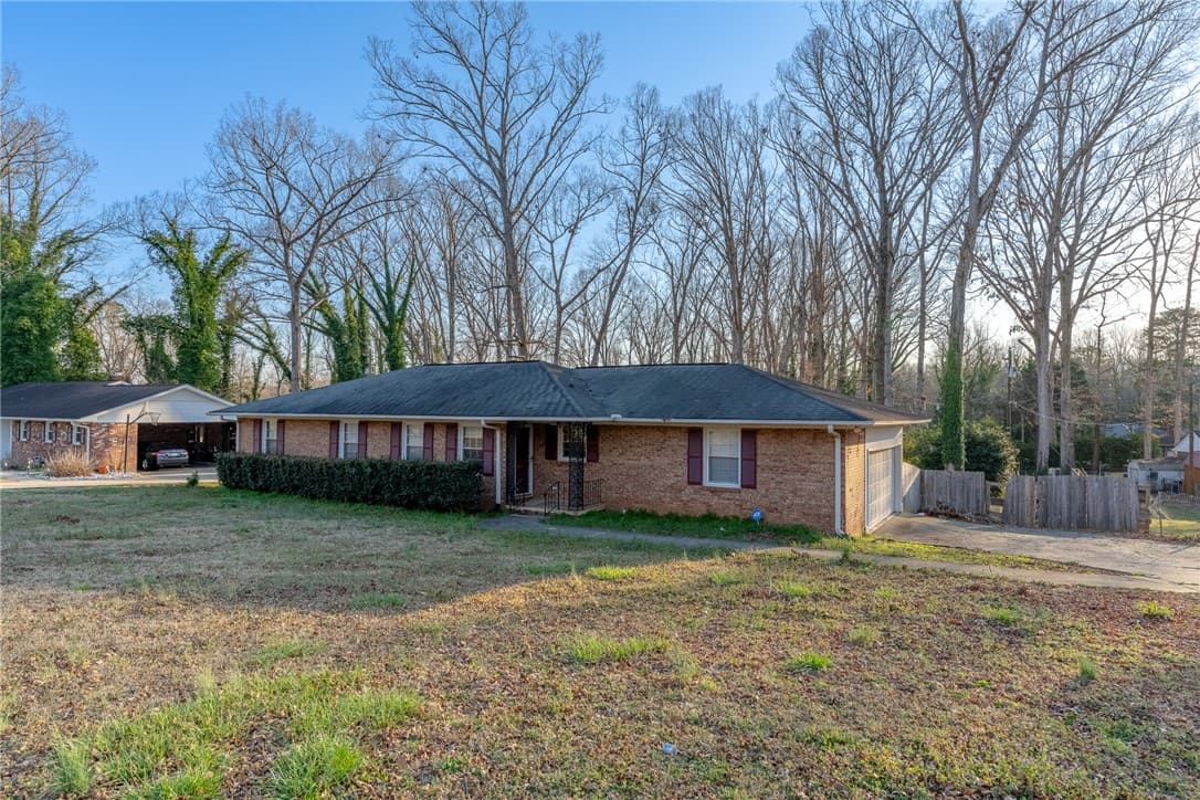 Property image 2 at 204 Clarke Stream Drive, Anderson, SC 29621