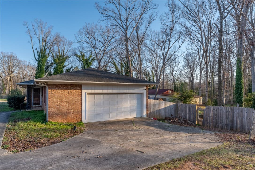 Property image 4 at 204 Clarke Stream Drive, Anderson, SC 29621