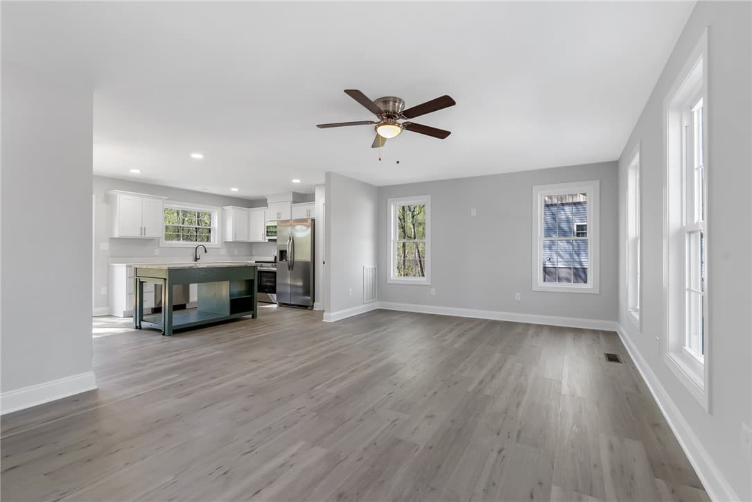 Property image 3 at 3064 Woodale Circle, Seneca, SC 29678