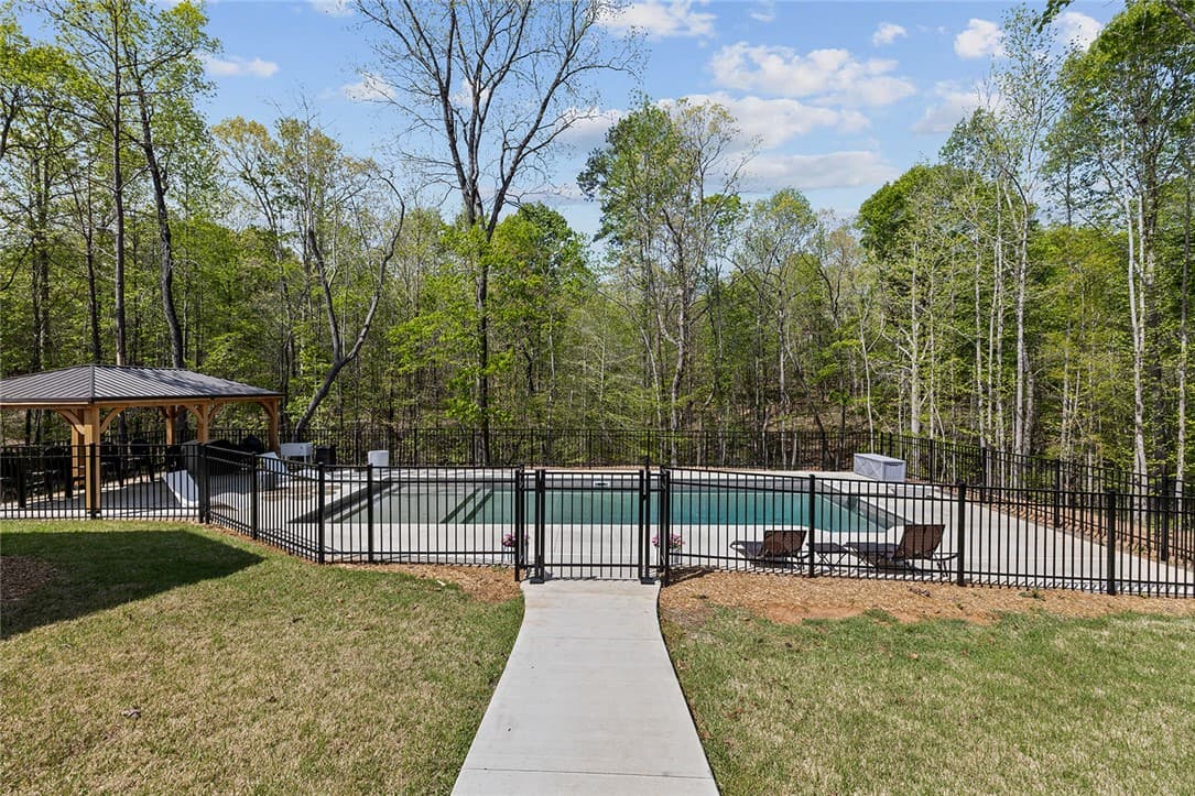 Property image 3 at 544 Paramount Drive, Seneca, SC 29672