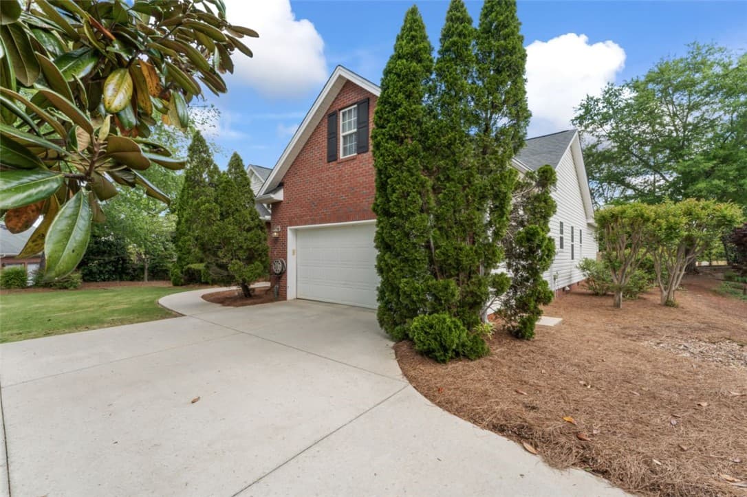 Property image 2 at 409 Arbor Way, Seneca, SC 29672