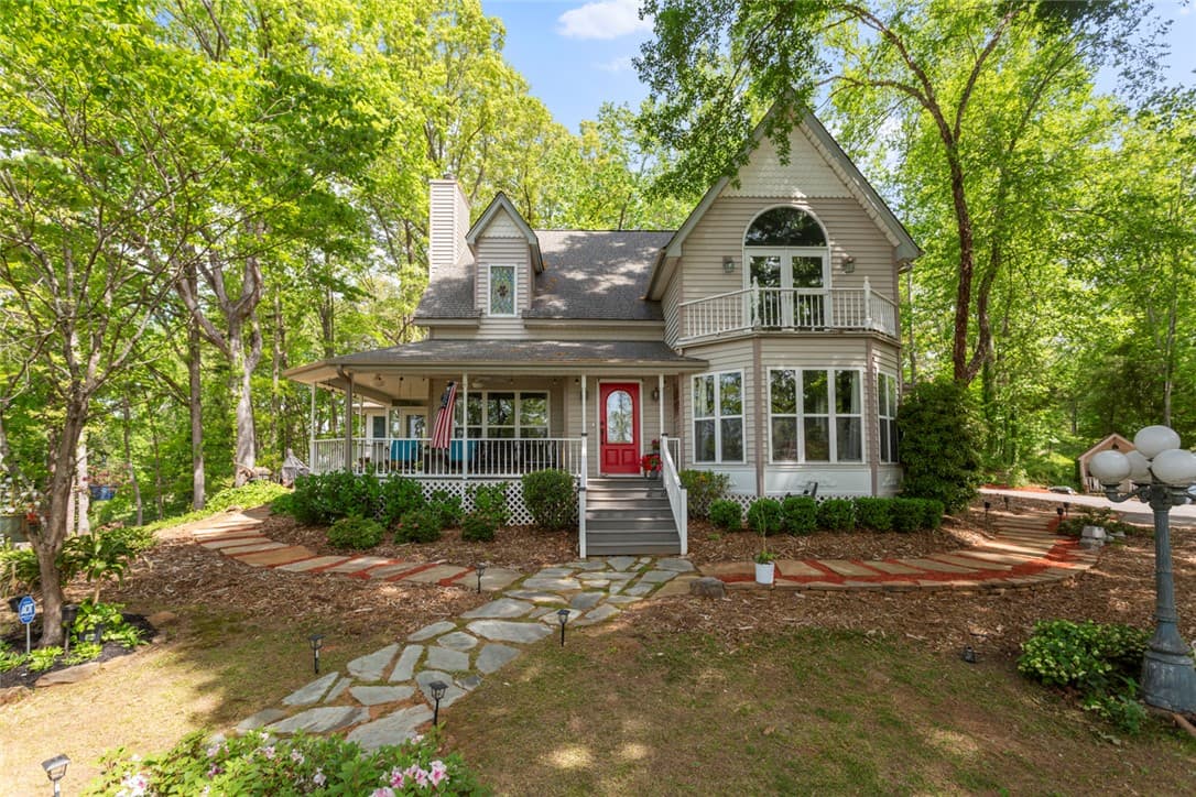 301 Lakeside Drive