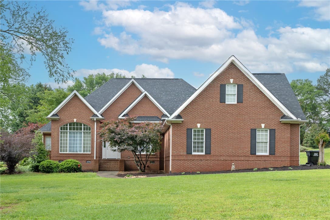Country Place, Anderson Community