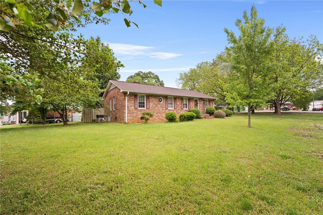 Property image 3 at 209 Brentwood Circle, Anderson, SC 29625