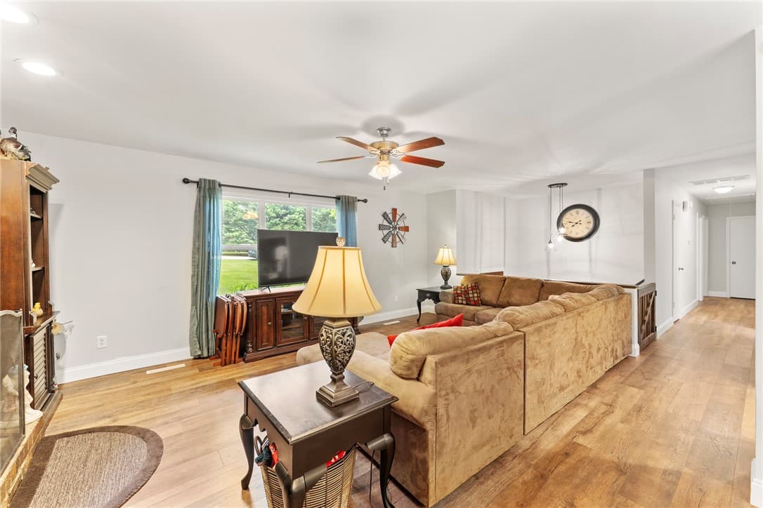 Property image 4 at 802 White Oak Hill Drive, Seneca, SC 29678