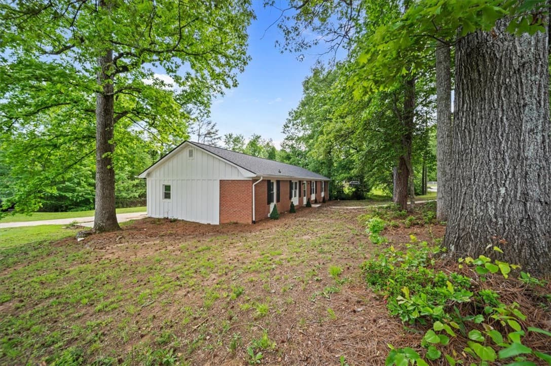 Property image 2 at 40 Amy Lane, Taylors, SC 29687