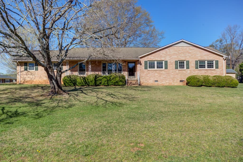 Liberty Acres, Liberty Community