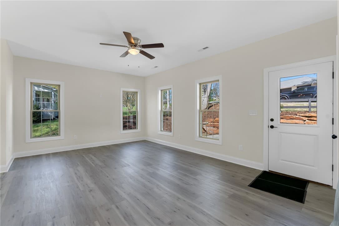 Property image 3 at 3062 Woodale Circle, Seneca, SC 29678