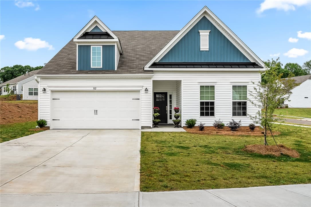102 Penrose Circle