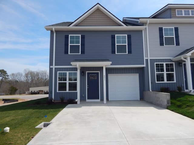 401 Bee Cove Way