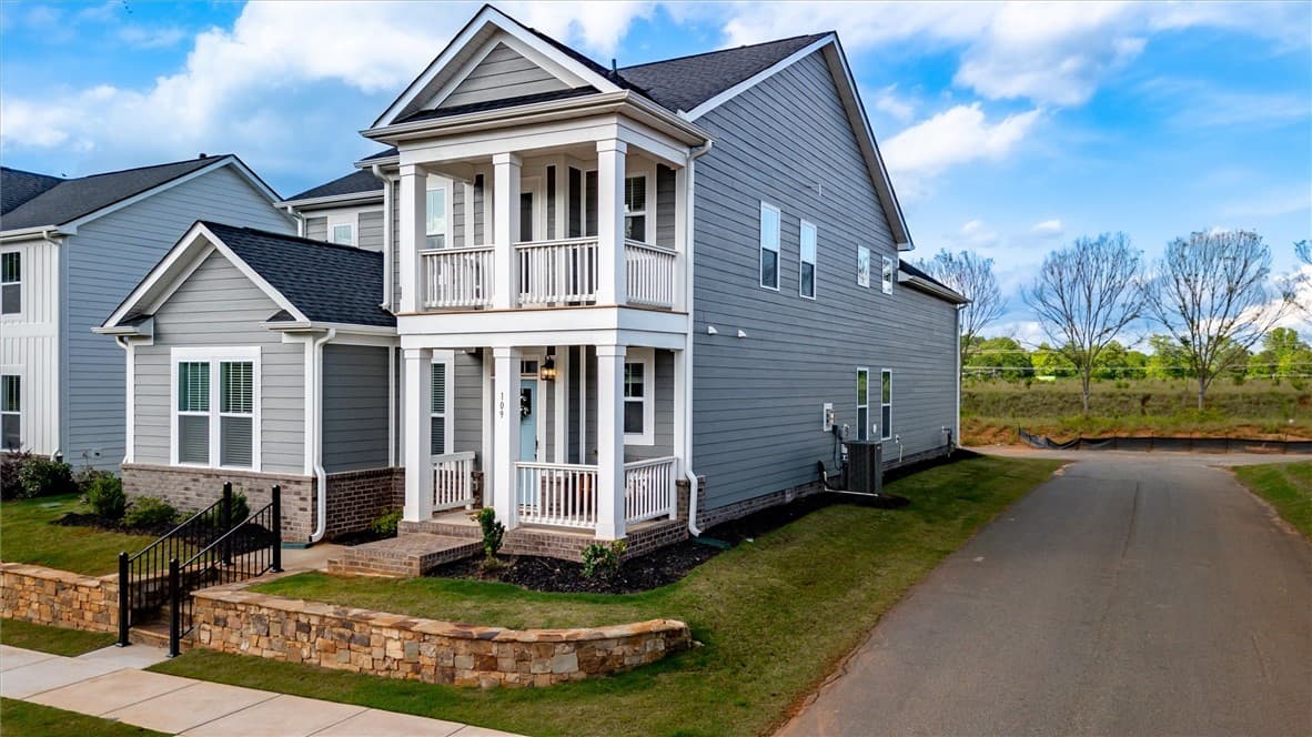 Property image 3 at 109 Founders Boulevard, Central, SC 29630