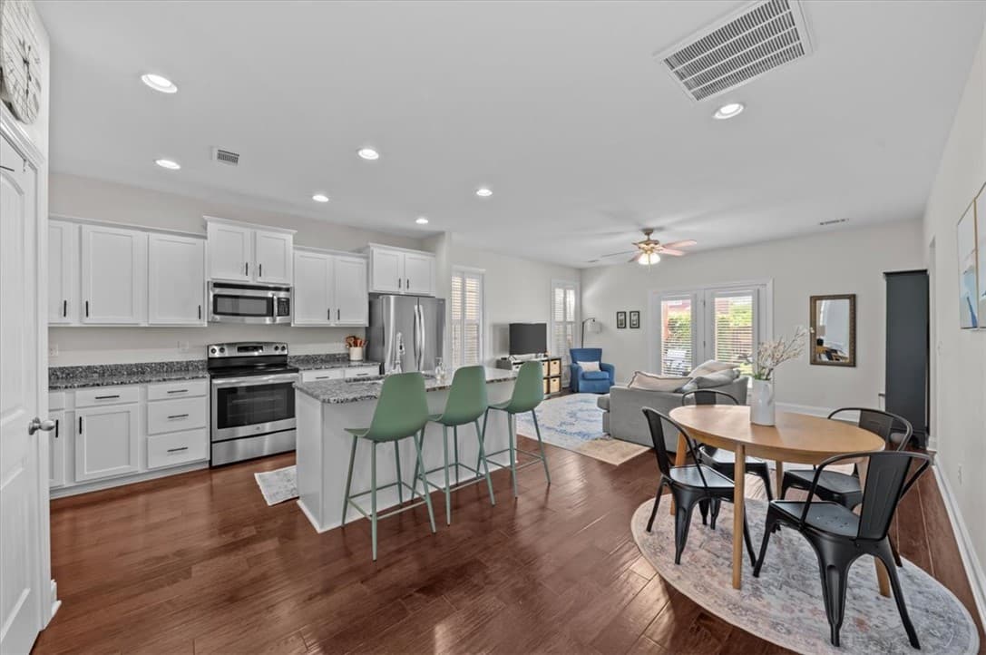 Property image 2 at 6 Kelvyn Street, Greer, SC 29651