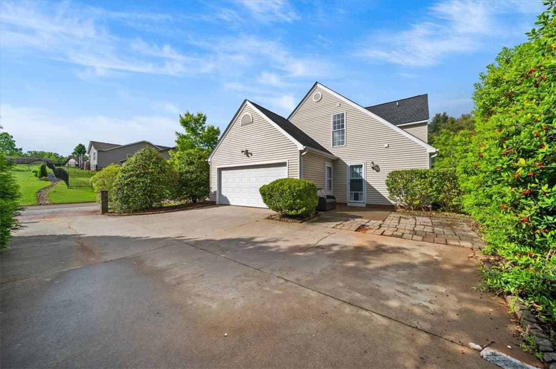 Property image 5 at 113 Stonegate Drive, Seneca, SC 29678