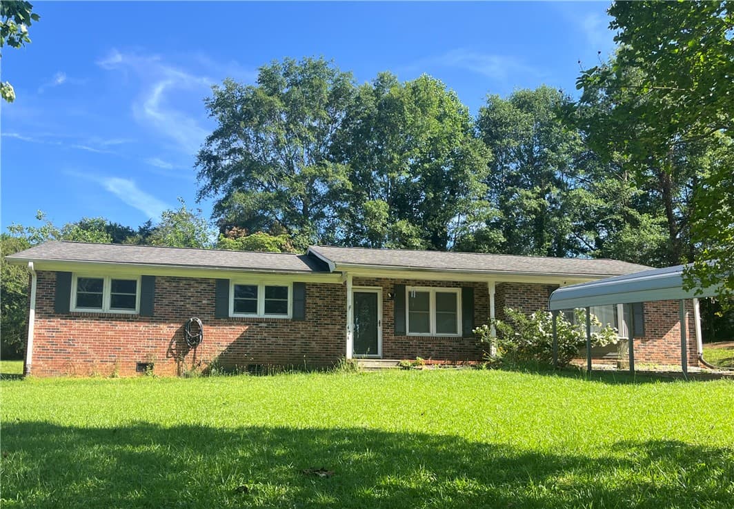 Property image 2 at 424 Sherwood Drive, Seneca, SC 29678
