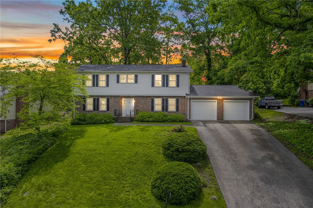 Seven Oaks, Taylors Community