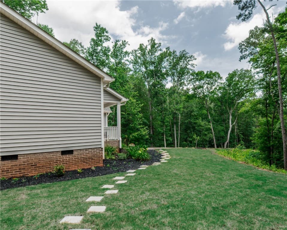 Property image 3 at 1019 Glen Road, Seneca, SC 29672