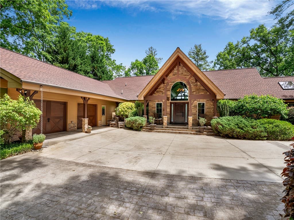 Property image 2 at 673 Lake Breeze Lane, Salem, SC 29676