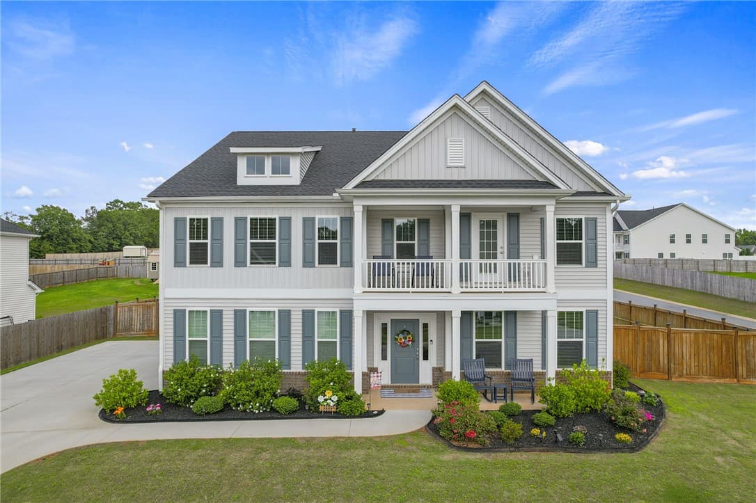400 N Oak Crest Drive