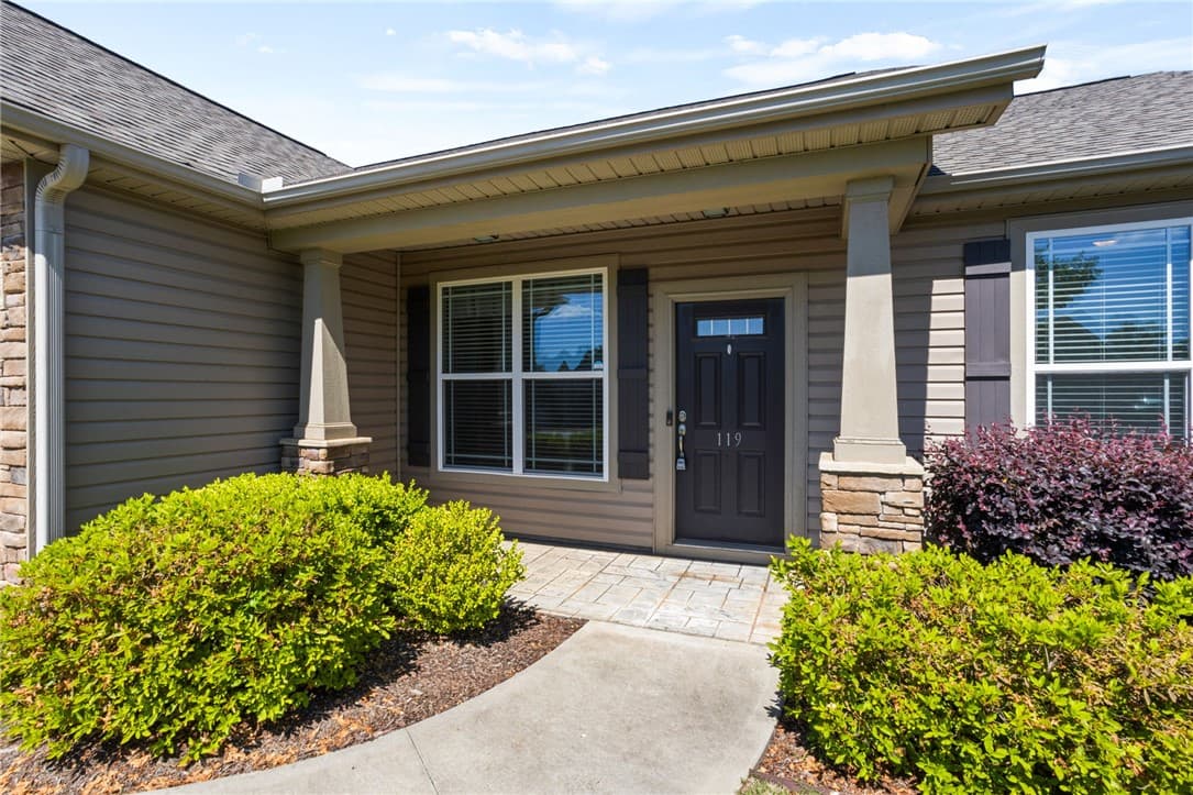 Property image 3 at 119 Alberta Circle, Piedmont, SC 29673