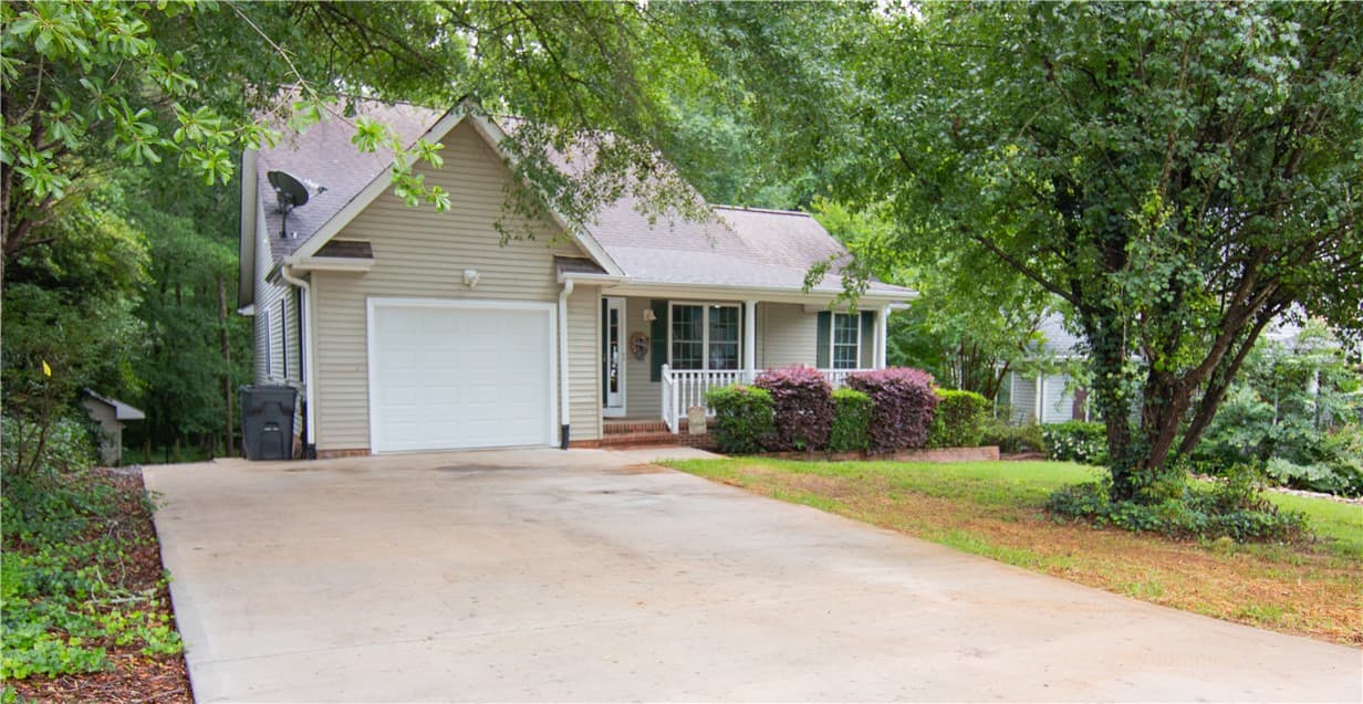 124 Grand Oak Circle