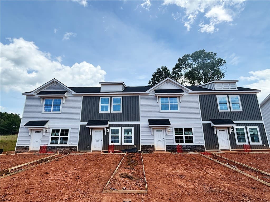 209 Islay Way