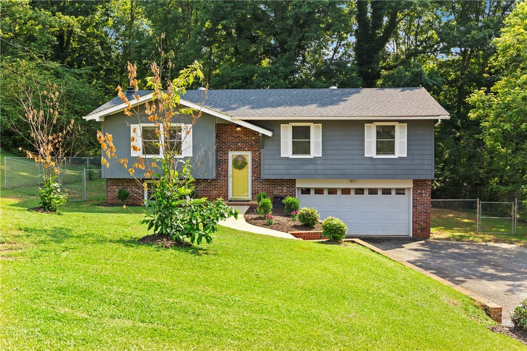 205 Fernwood Drive