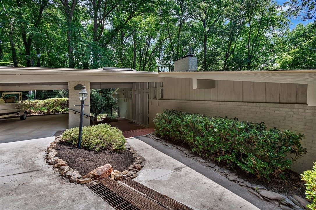 Property image 2 at 1613 S Arlington Drive, Seneca, SC 29672