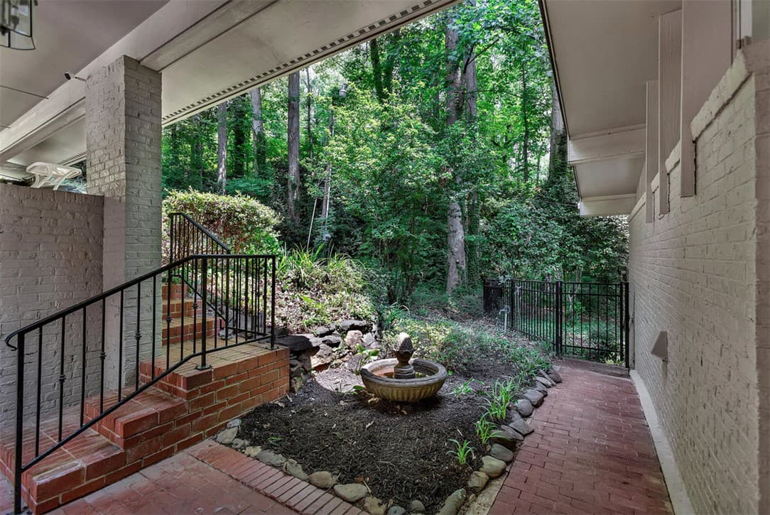 Property image 3 at 1613 S Arlington Drive, Seneca, SC 29672