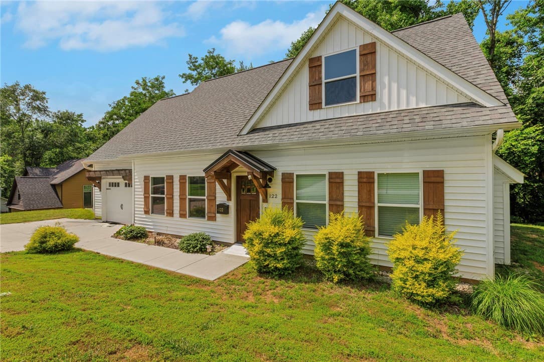 Property image 2 at 122 Hunters Woods Drive, Simpsonville, SC 29680