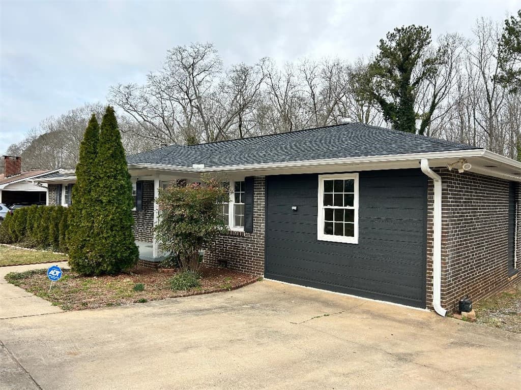 Property image 3 at 2703 Leftwich Lane, Anderson, SC 29621
