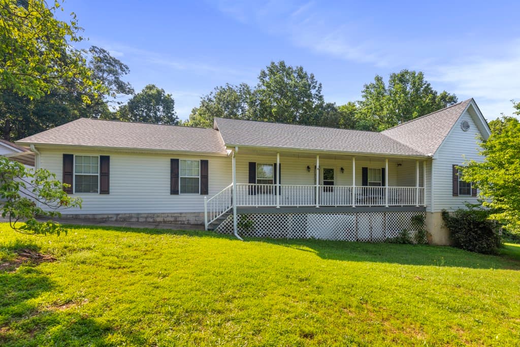 Woodland Acres, Seneca Community