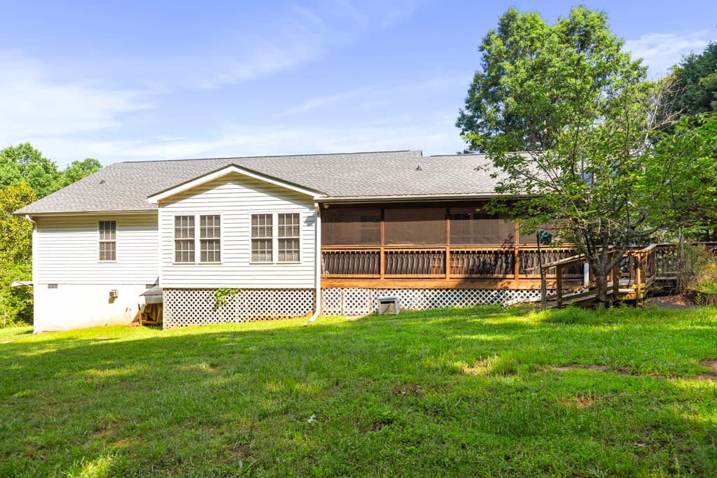 Property image 4 at 1111 Jody Drive, Seneca, SC 29678